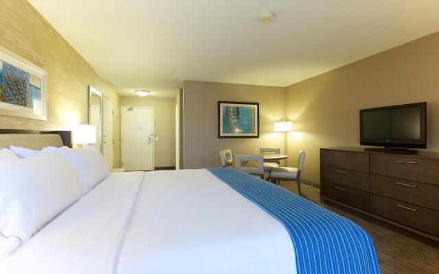 Holiday Inn Express Fargo-West Acres by IHG