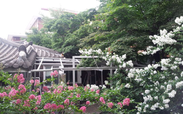 Jiwoljang Guest House