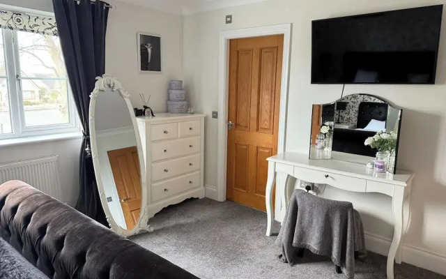 5-bedroom Family Holiday Home Sleeps 7 Garden Parking Pet Friendly North Wales
