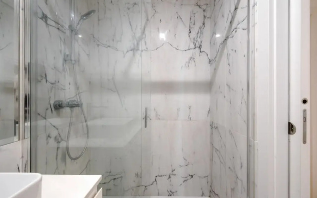 Benfica Prime Terrace II by Homing