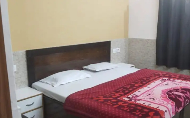 Goroomgo Kunj Residency Mathura