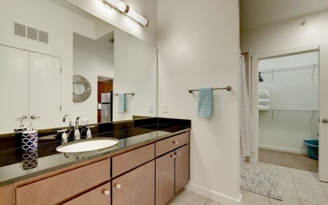 StayLo Luxury 1 Bedroom Apartment