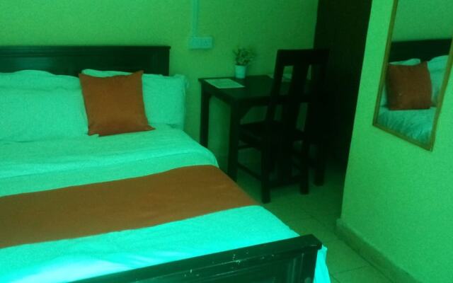 Longonot Inn