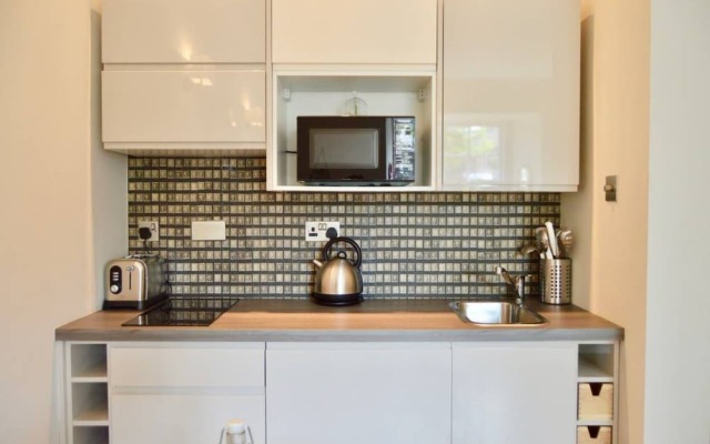 1 Bedroom Flat In Edinburghs New Town