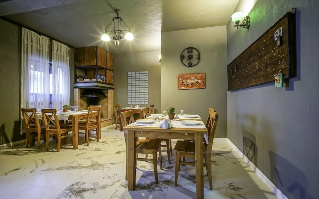 The Green Goose Hotel