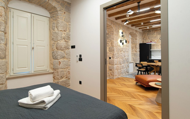 Santa Croce Suite by DuHomes