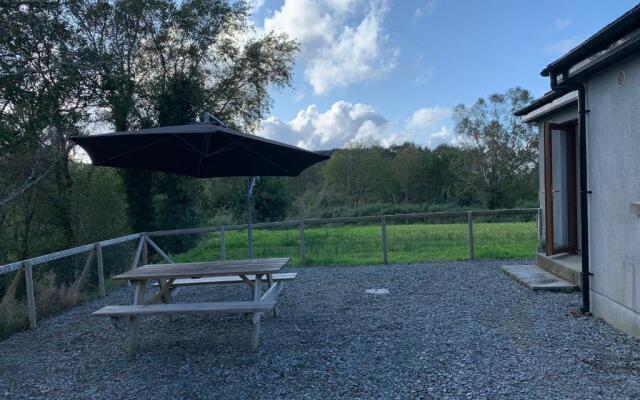 Secluded hilltop hideaway!