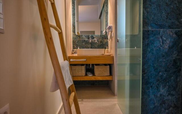 Schinoza Luxury Suites