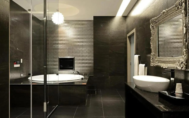 M hotel