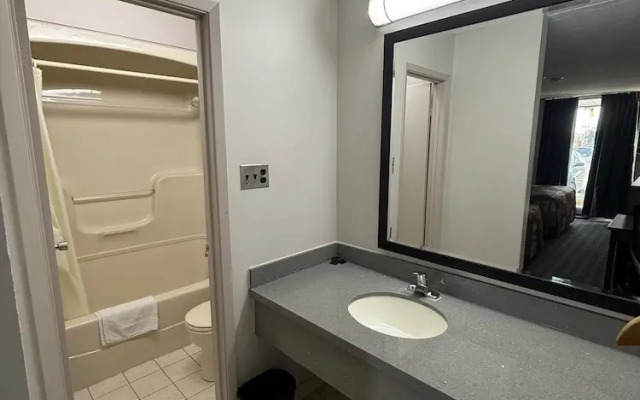 Fort York Motel