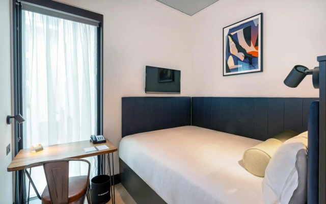 Manousos City Hotel