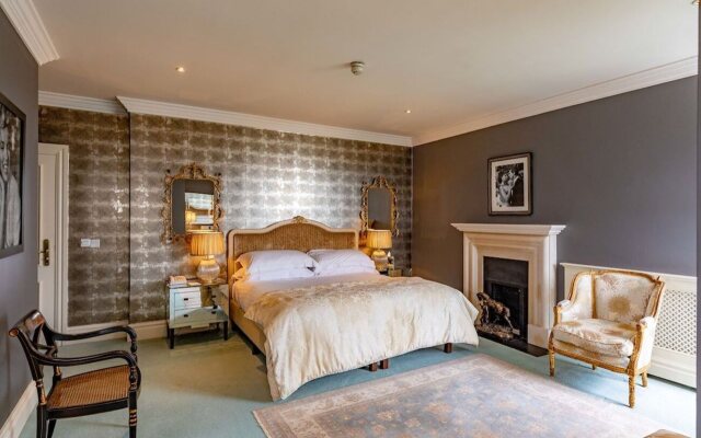 Step House Hotel