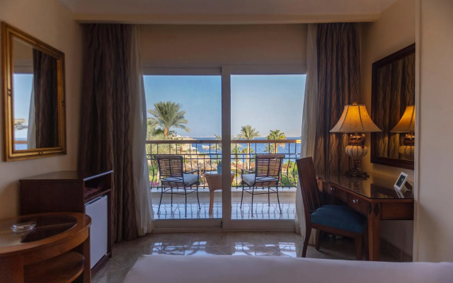 Royal Savoy Hotel & Villas