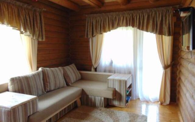 Leoslav Apartments
