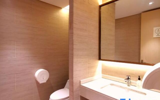 Easy Go Inn (Shanghai Hangtou Xinchang Old Town)