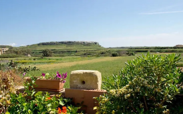 Villayana Gozitan Farmhouse with pool