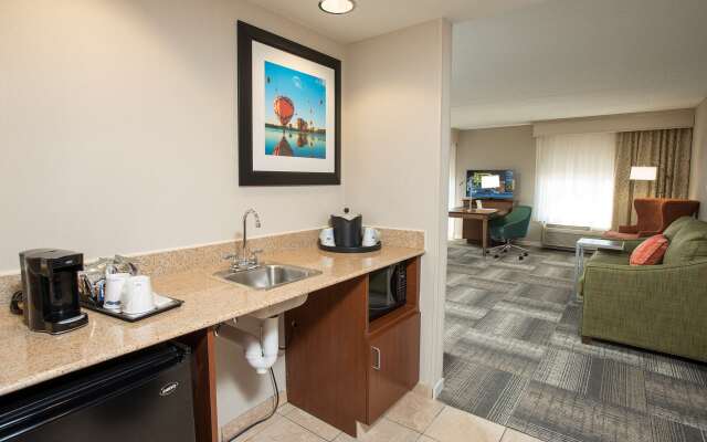 Hampton Inn & Suites Cincinnati-Union Center