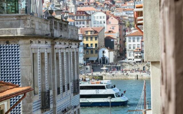 Porto Views & Wines by Porto City Hosts