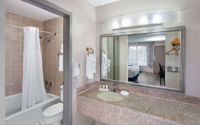 Days Inn by Wyndham Melbourne