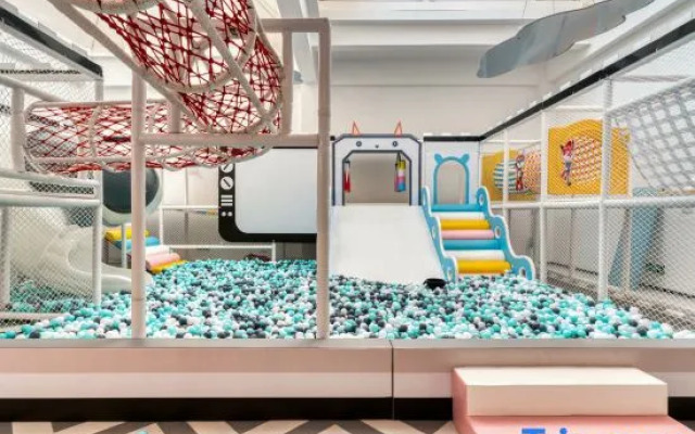 Chuanyan 19th Mountain Peak Hubaba Planet Hotel