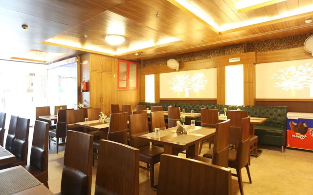 OYO 5614 Hotel Rolex Inn