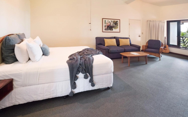 Beach Hotel Resort