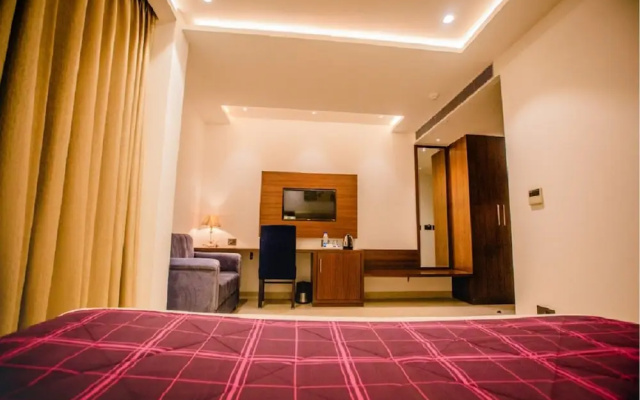 HOTEL TEN SQUARE - 5 Minutes from The Taj Mahal
