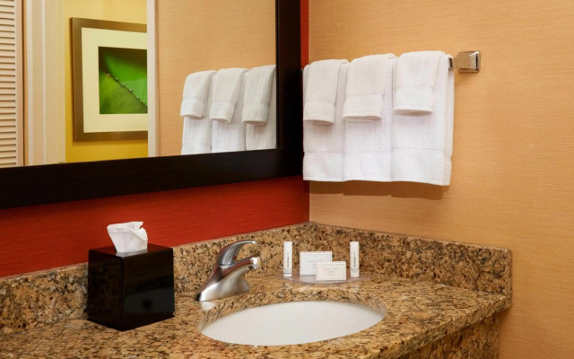 Courtyard by Marriott Detroit Utica