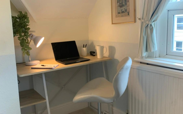 Trent Tops 3-bed penthouse apartment in West Cowes