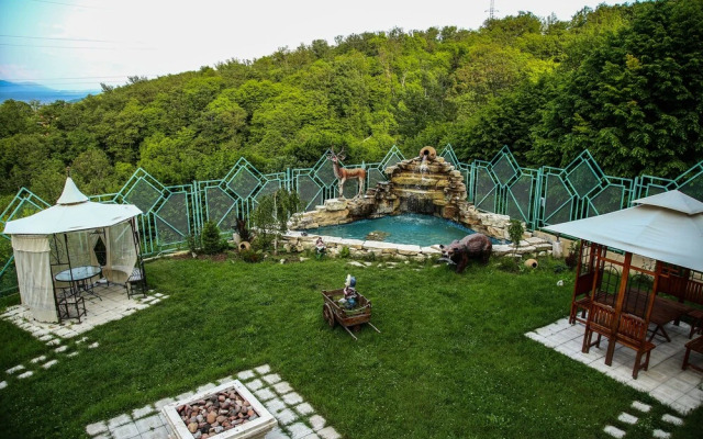 Multi Rest House