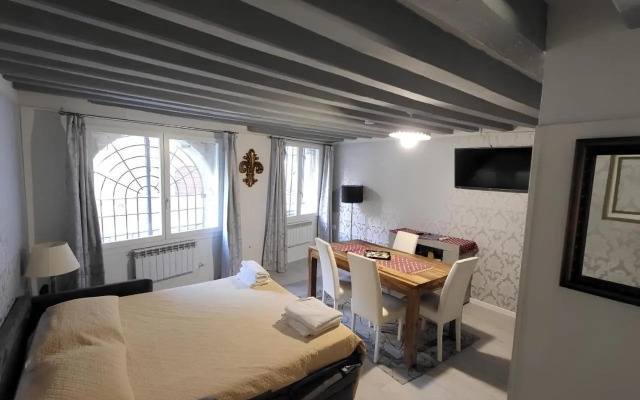 Otto House Apartment