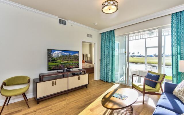 Catina Vacation Rental: Bright 2-BR Condo with Lake Views. Located in Lely Resort with Pool, Hot Tub, and Golf Access. Ideal for Golfers and Beachgoers, Minutes from Naples and Marco Island