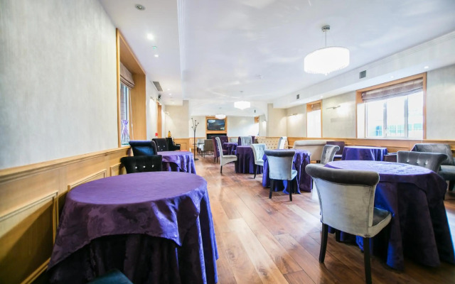 The Pillar Hotel