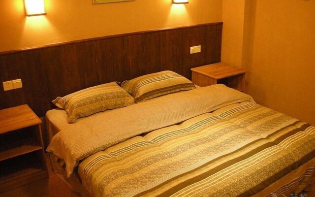 Jiabainong Hostel