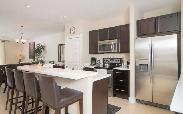 Beautiful 2 Bedroom Pacifico Condo by the Pool
