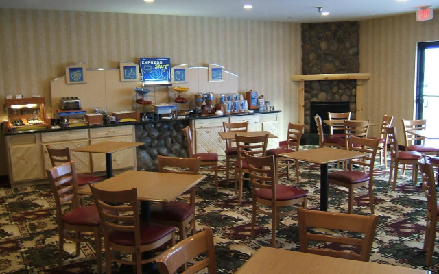 Holiday Inn Express Munising-Lakeview by IHG