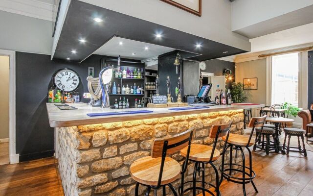 Fox and Hounds