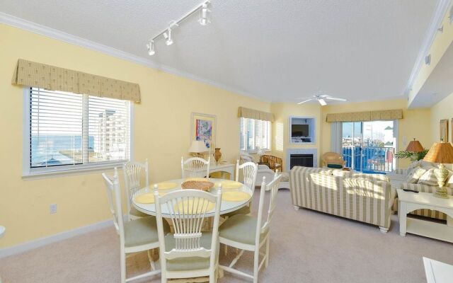 Astoria 402 by RedAwning