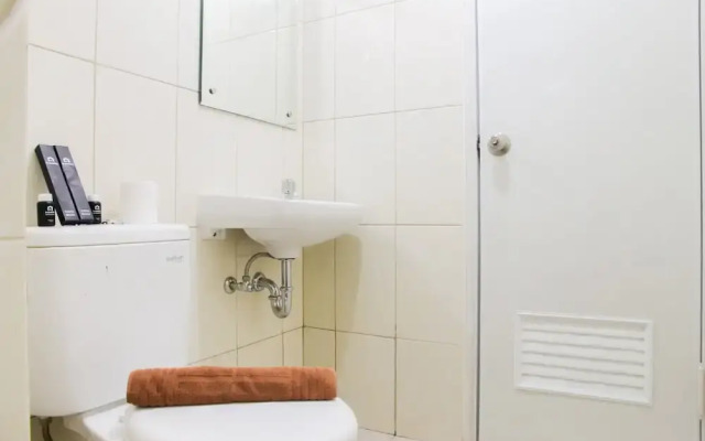 Comfy 2 Bedroom at The Springlake Apartment by Travelio