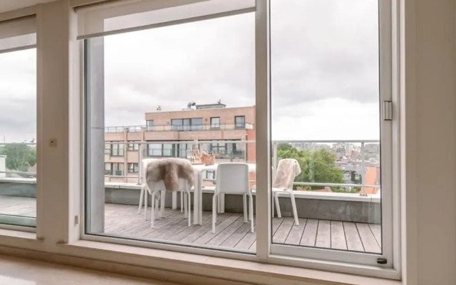 Charming Apartment Near the Beach With Balcony