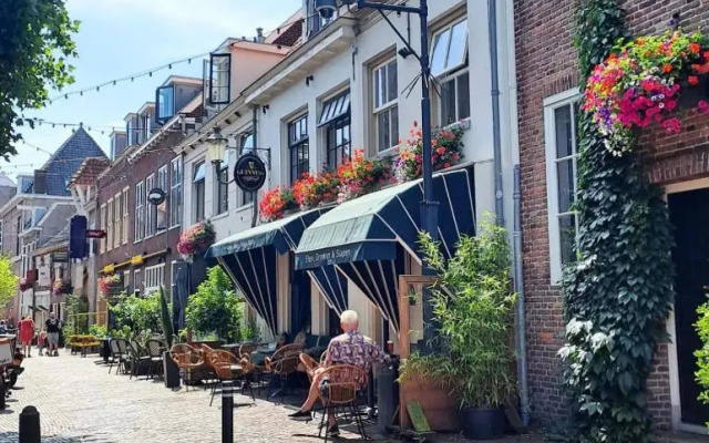 Canal apartment at historic CityCenter Amersfoort