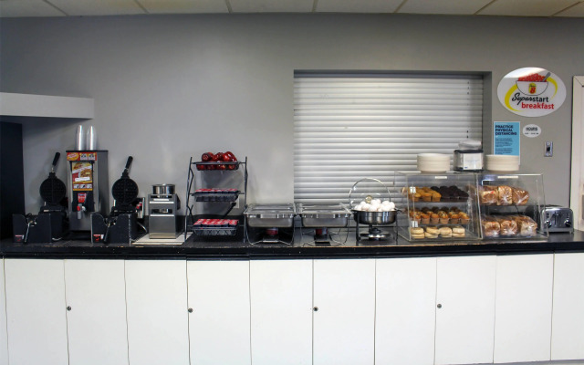 Super 8 by Wyndham Edmonton South