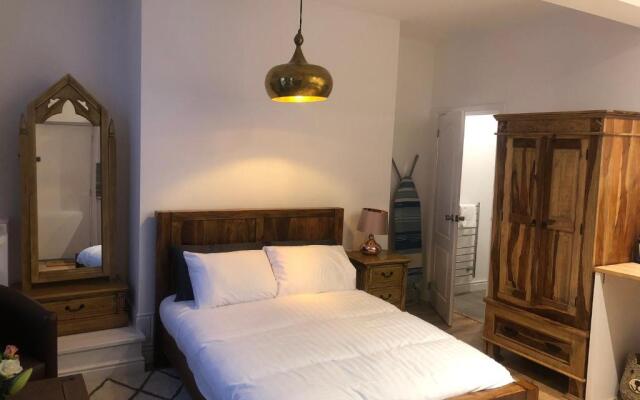 21 Frederick Street Apartment