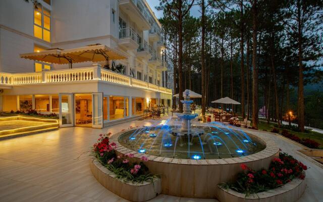 CEREJA Hotel & Resort Da Lat
