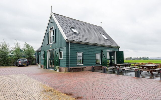Holiday Home for 10 People in the Middle of the Beemster