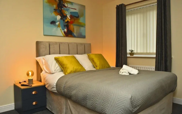 Warrington Suites by Relax Stays