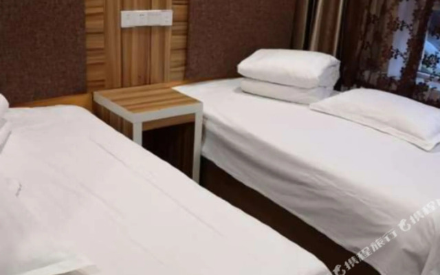 City 118 Chain Hotel (Ulanhaote Wuyi Square Store)