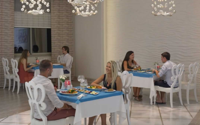 Royal Alhambra Palace - All Inclusive