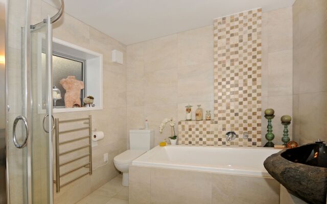 Kapiti Waves Bed & Breakfast