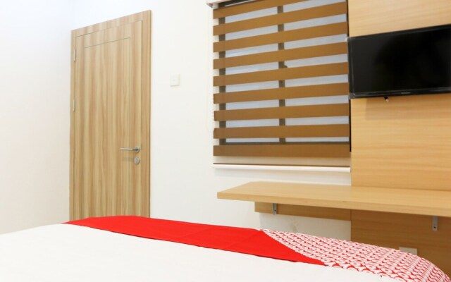 Monalisa Residence And Cafe by OYO Rooms